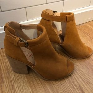 Sole Society FERRIS Block Heel Sandal